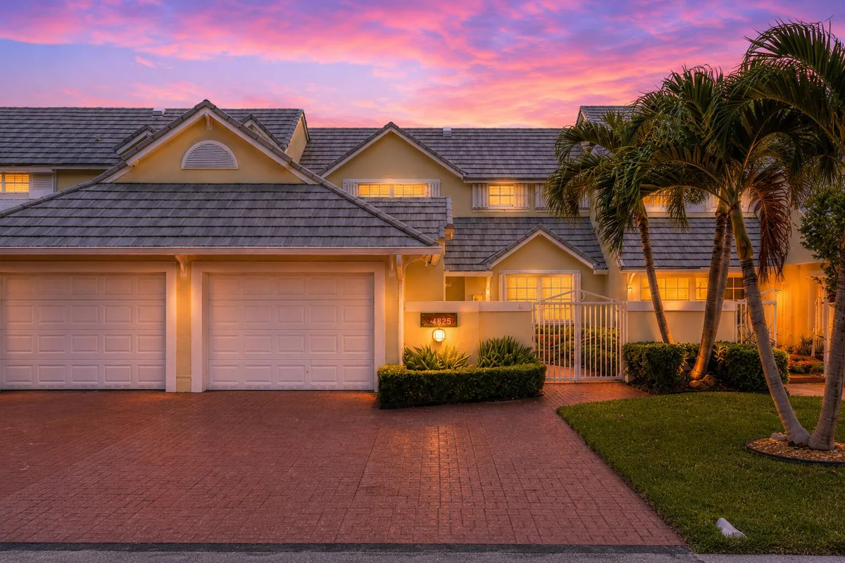 4825 NW 98th Pl, Doral: photo 1 of 71