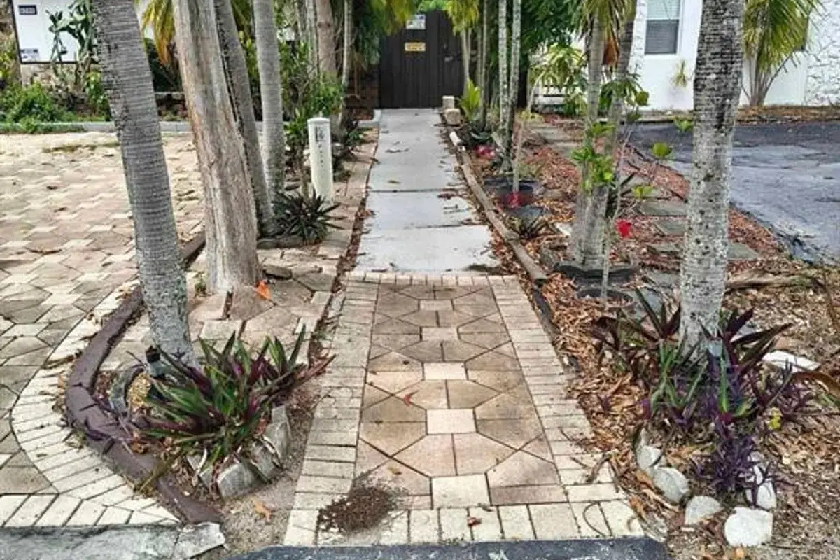 5741 SW 24th Ave #B, Dania Beach: photo 1 of 9