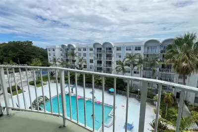 486 NW 165th St Rd #B-606, Miami: photo 1 of 19