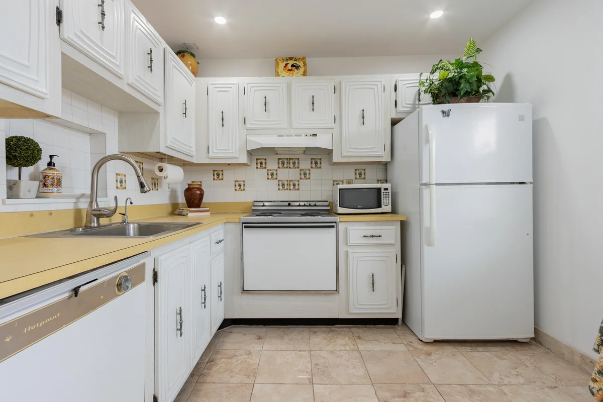 2811 Somerset Dr #412, Lauderdale Lakes: photo 1 of 27