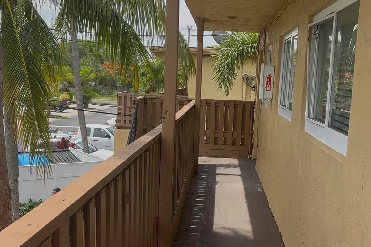 610 NW 7th Ave, Pompano Beach: photo 1 of 8