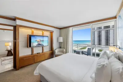 6801 Collins Ave #1010, Miami Beach: photo 1 of 32