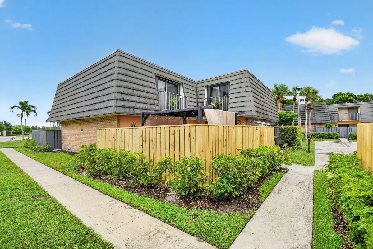 315 3rd Way, West Palm Beach: photo 1 of 90