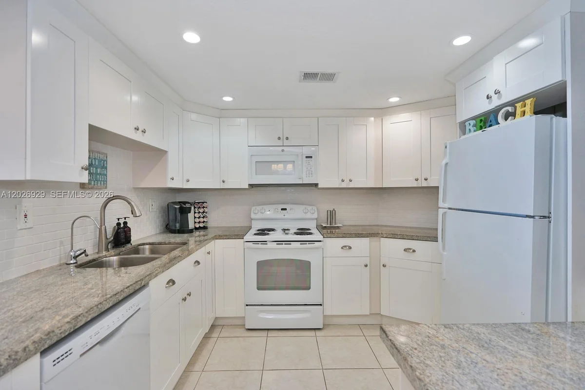 3725 S Ocean Dr #1216, Hollywood: photo 1 of 48