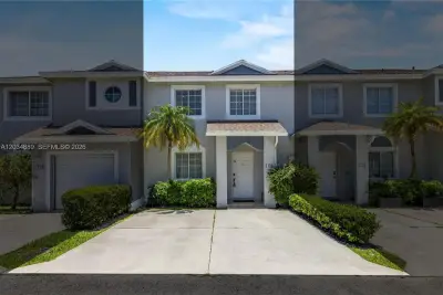 1125 SW 44th Ave, Deerfield Beach: photo 1 of 48