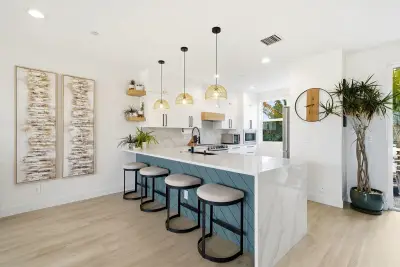 1210 NE 11th Ave, Fort Lauderdale: photo 1 of 46