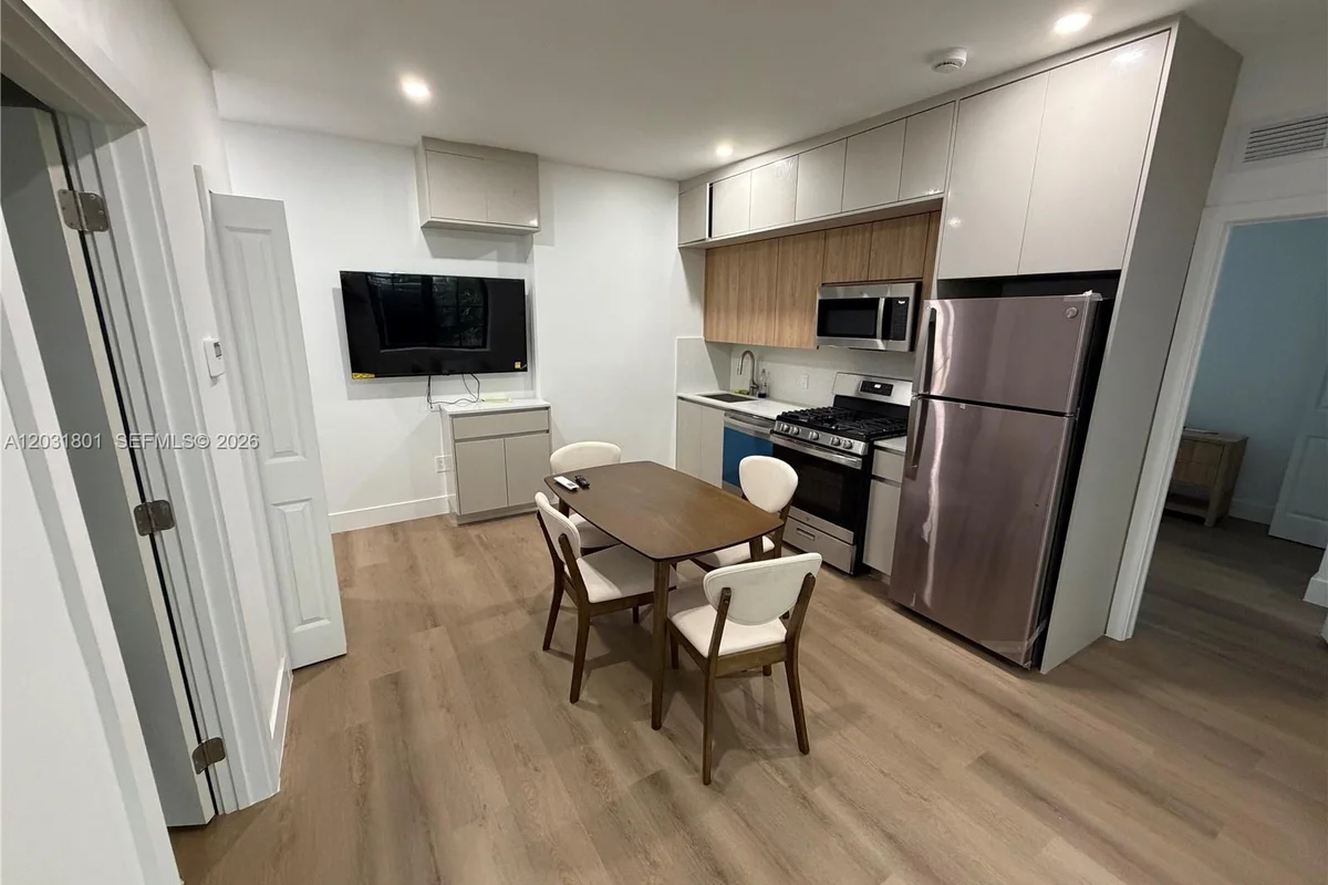 1619 Jefferson Ave #210, Miami Beach: photo 1 of 7