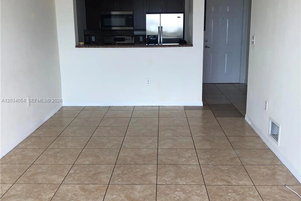 1690 SW 27th Ave #803, Miami: photo 1 of 12