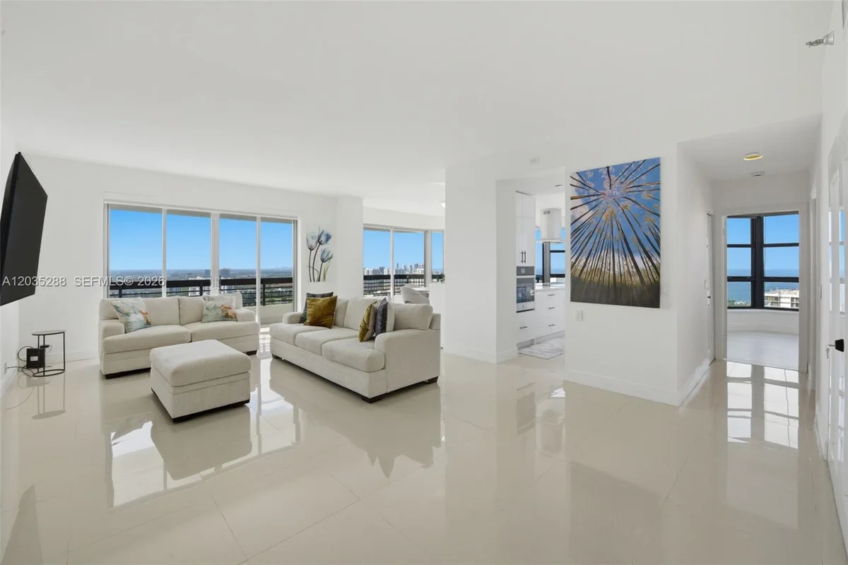3500 Mystic Pointe Dr #PH5, Aventura: photo 1 of 22