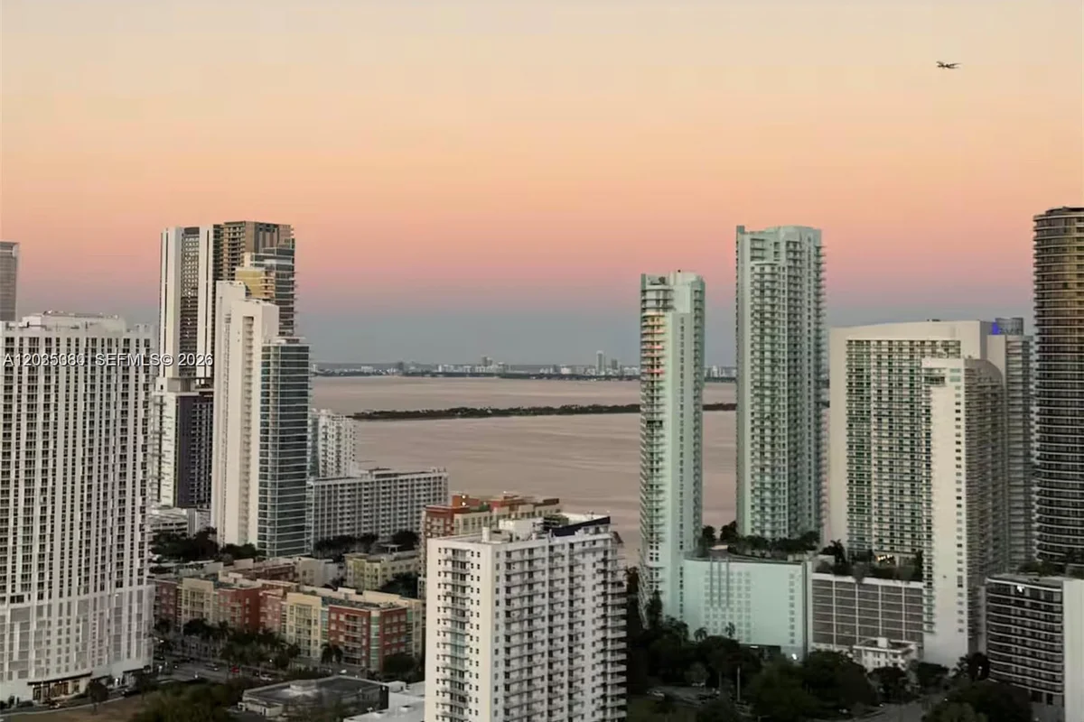 1600 NE 1 Ave #3519, Miami: photo 1 of 33
