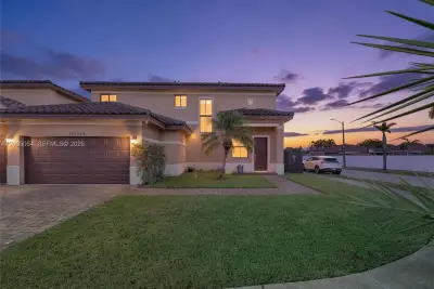 13384 SW 268th Ter, Homestead: photo 1 of 22