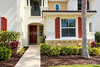 959 NE 42nd Pl, Homestead: photo 1 of 8