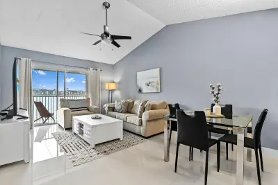 5530 Lakeside Dr #203, Margate: photo 1 of 24