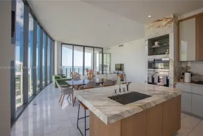 2821 S Bayshore Dr #20D, Miami: photo 1 of 29