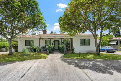 13010 Griffing Blvd, North Miami: photo 1 of 63