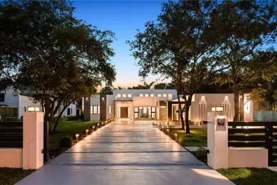 6200 SW 83 Ave, Miami: photo 1 of 44