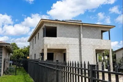3165 NW 61st St, Miami: photo 1 of 3