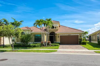 12095 Bastille Cir E, Parkland: photo 1 of 25