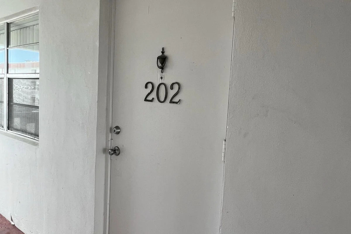 1321 NW 43rd Ave #202, Lauderhill: photo 1 of 37