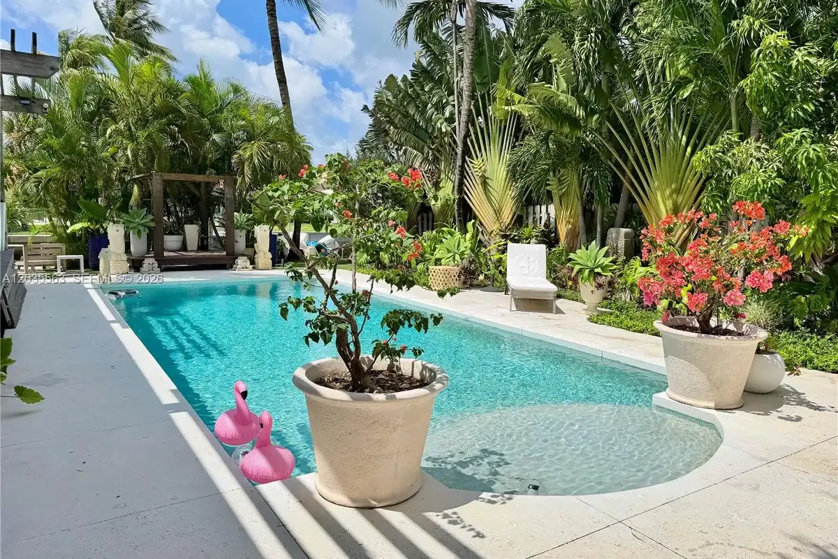 1460 Cleveland Rd, Miami Beach: photo 1 of 30