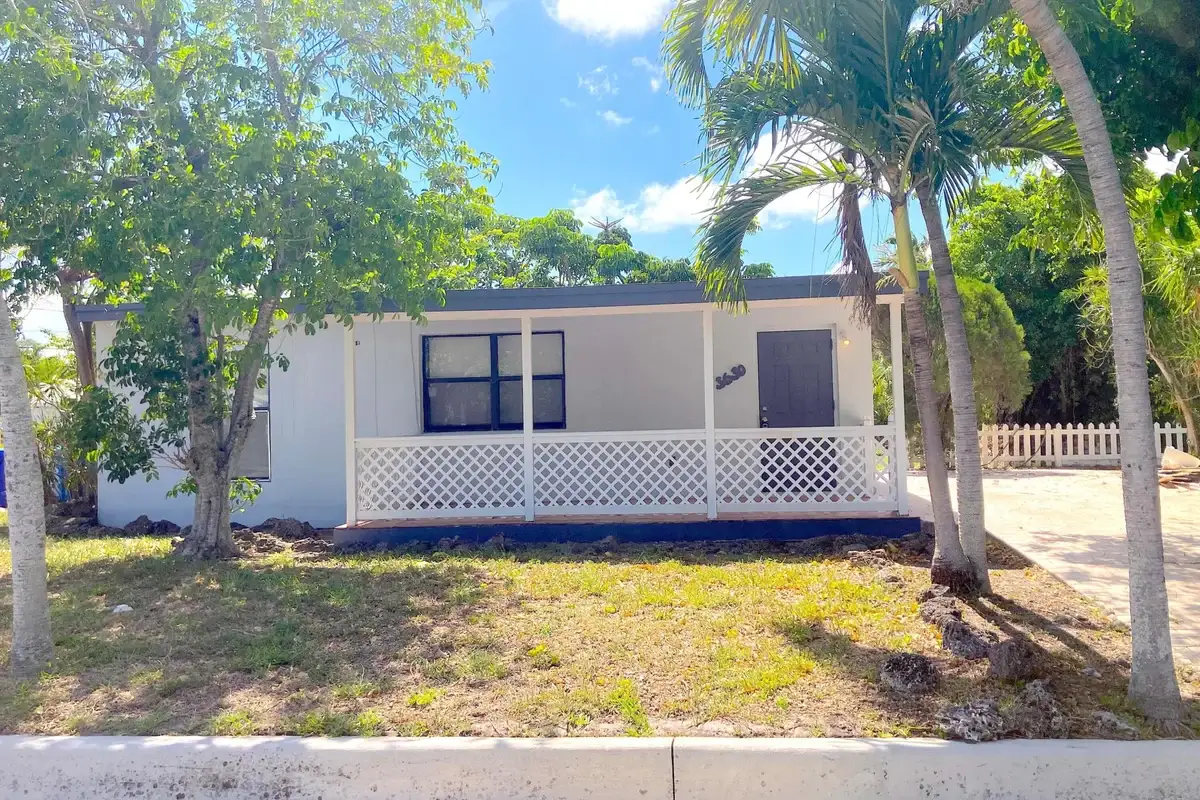3630 SW 46th Ave, West Park: photo 1 of 31