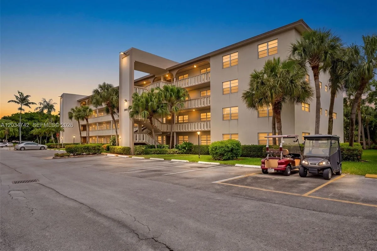 2401 Antigua Cir #E3, Coconut Creek: photo 1 of 25
