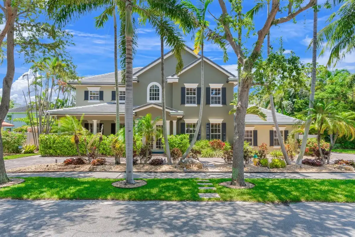 633 NE 20th St, Wilton Manors: photo 1 of 63