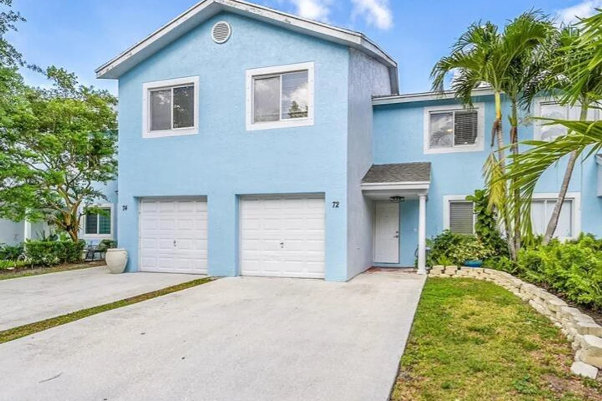 72 Fairway Ln, Royal Palm Beach: photo 1 of 17
