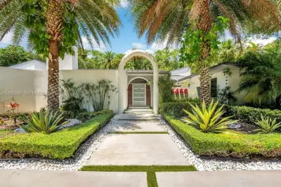 6460 SW 133rd Dr, Pinecrest: photo 1 of 69