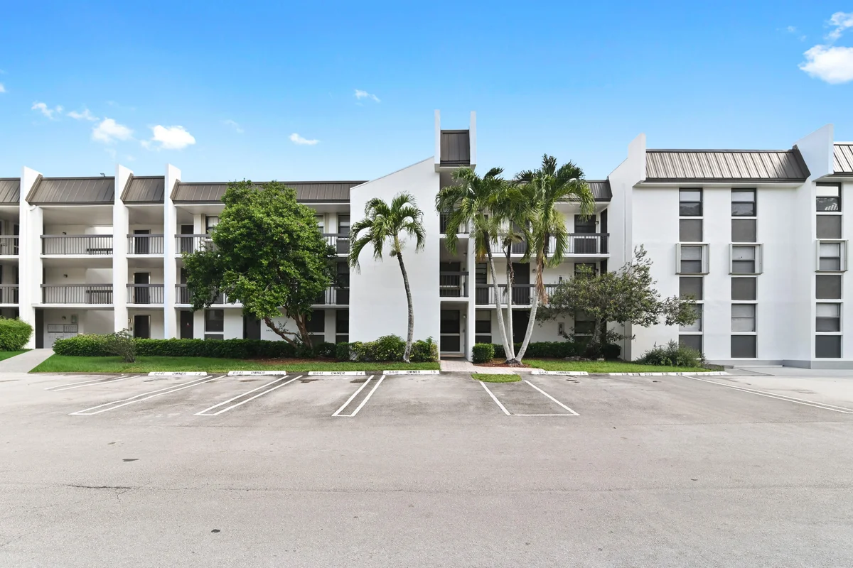8441 Forest Hills Dr #306, Coral Springs: photo 1 of 24