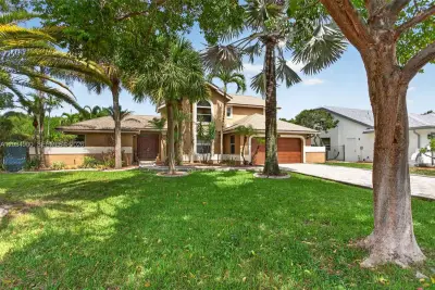 5115 NW 51st Ave, Coconut Creek: photo 1 of 49