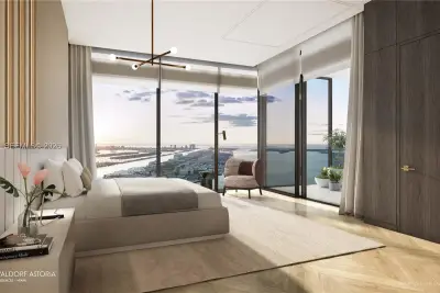 300 Biscayne Blvd #8004, Miami: photo 1 of 12