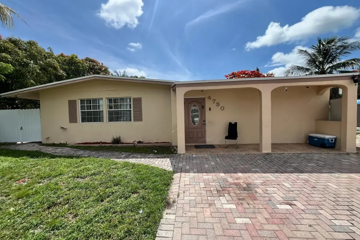 4730 NE 2nd Ave NE, Deerfield Beach: photo 1 of 17