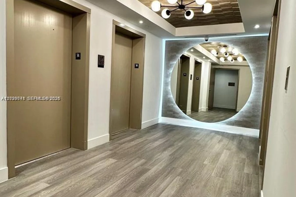 1776 Polk St #1403, Hollywood: photo 1 of 19