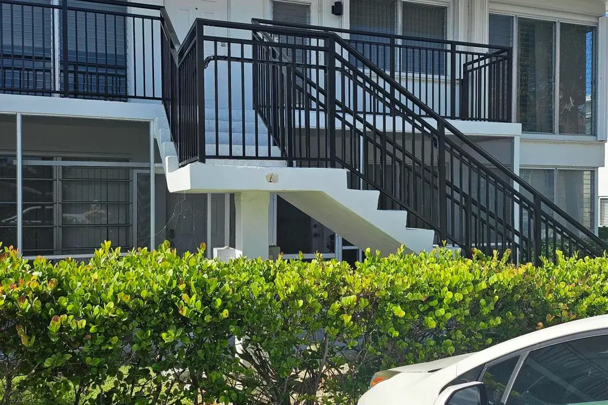 1045 SE 15th St #13c, Fort Lauderdale: photo 1 of 17