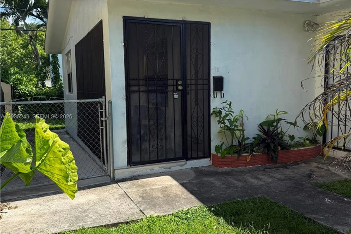 78 NE 43rd St, Miami: photo 1 of 22