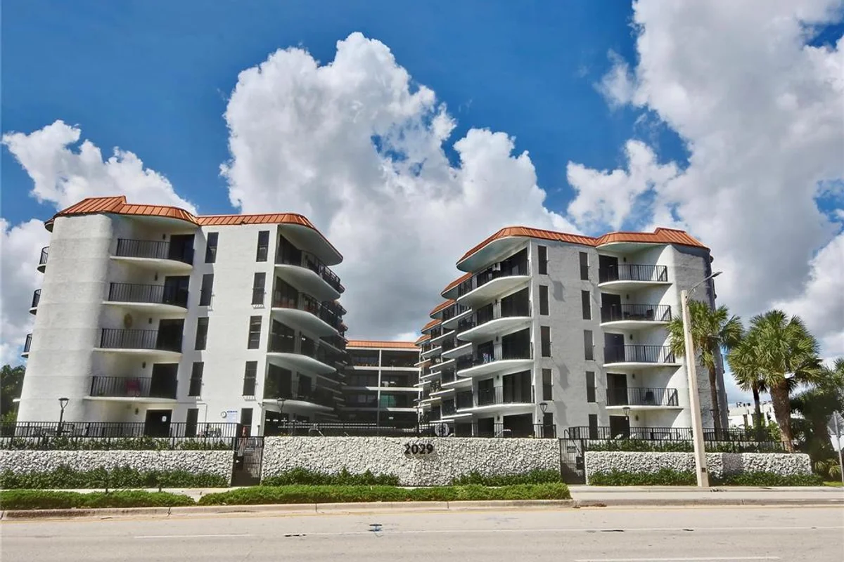 2029 N Ocean Blvd #208, Fort Lauderdale: photo 1 of 24