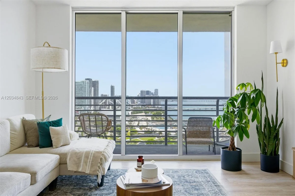 325 S Biscayne Blvd #4022, Miami: photo 1 of 50