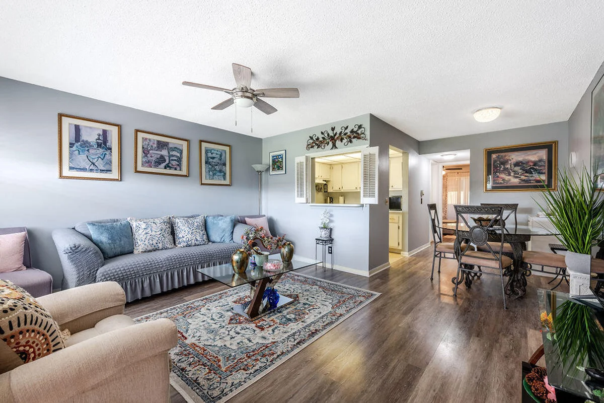 393 Windsor, West Palm Beach: photo 1 of 25