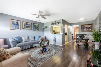 393 Windsor, West Palm Beach: photo 1 of 25