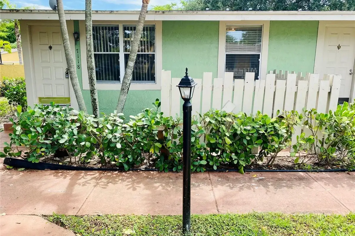 Villa in Tamarac: photo 1 of 18