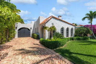235 Nottingham Blvd, West Palm Beach: photo 1 of 20