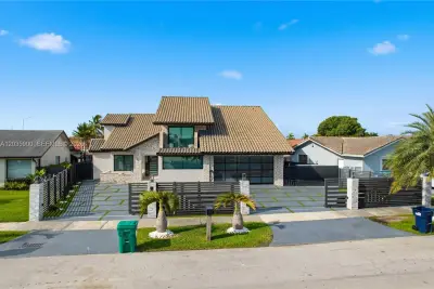 13330 SW 5th St, Miami: photo 1 of 56