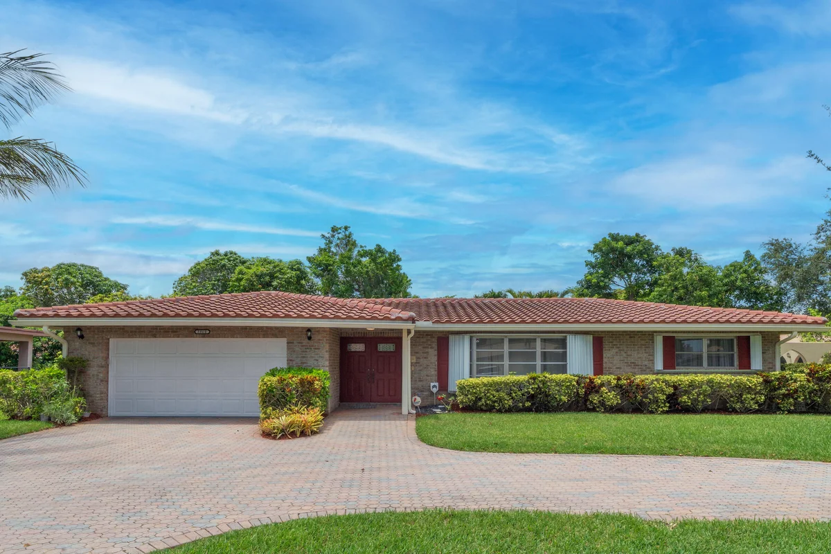 3860 NW 100th Ave, Coral Springs: photo 1 of 30