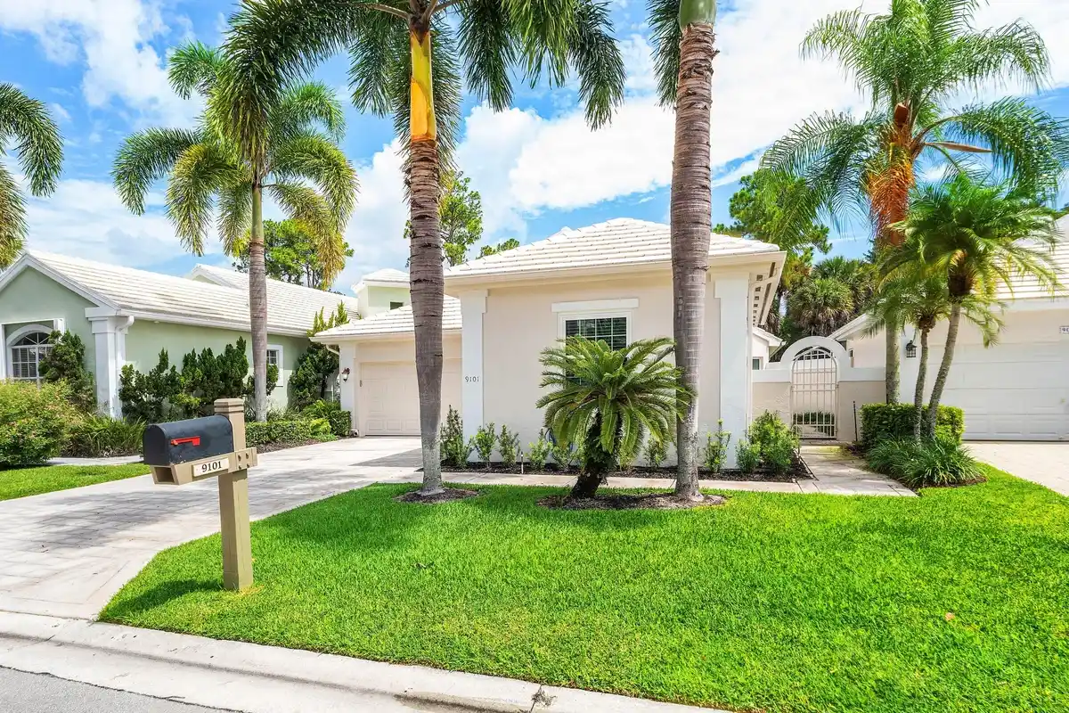 9101 Baybury Ln, West Palm Beach: photo 1 of 21