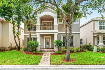 8215 Calterra Dr, Palm Beach Gardens: photo 1 of 32