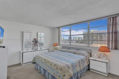 3113 S Ocean Dr #803, Hallandale Beach: photo 1 of 60