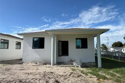 344 NW 11th St, Pompano Beach: photo 1 of 7