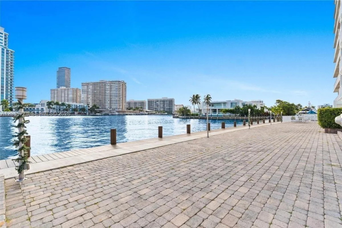 121 Golden Isles Dr #904, Hallandale Beach: photo 1 of 23