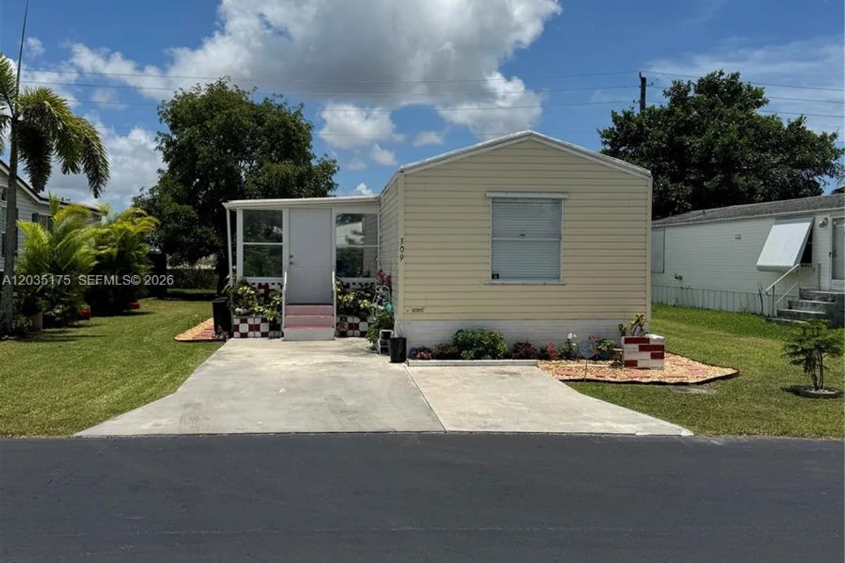 35303 SW 180th Ave #309, Homestead: photo 1 of 20